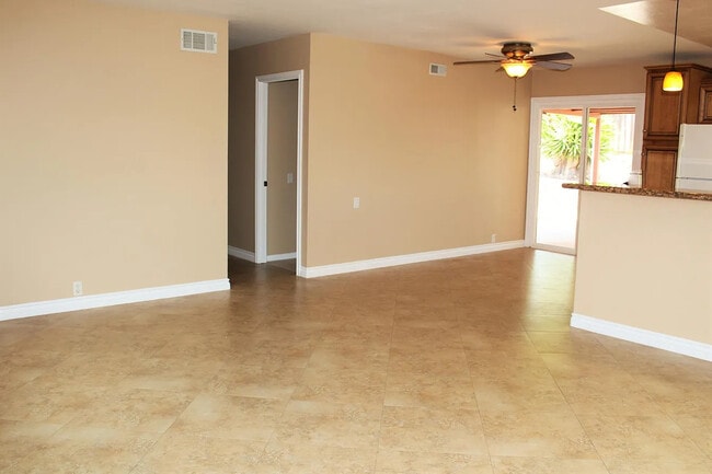 Photo - 2750 Dahlia Ave