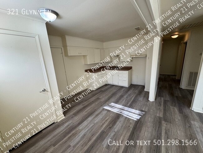 Photo - 321 Glynn Ln