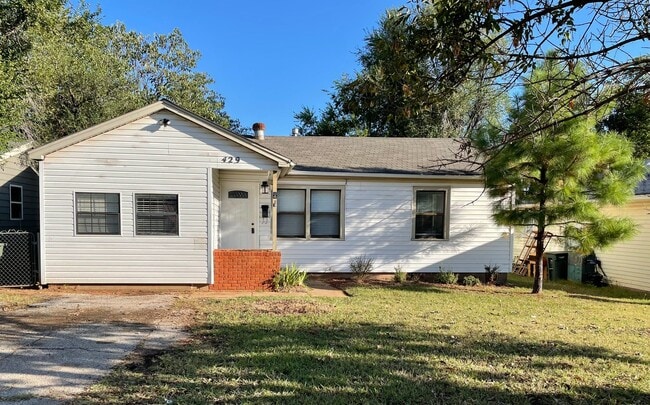 Building Photo - Cute 3 bed 2 bath in the hear of Edmond!!