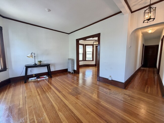 29 Woodrow Ave