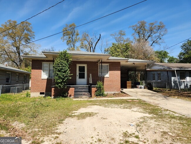 Photo - 1615 Sheffield Dr House