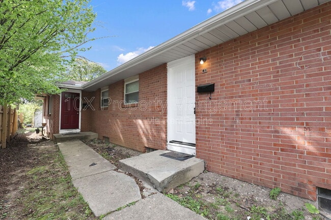 Photo - 711 S Chesterfield Rd