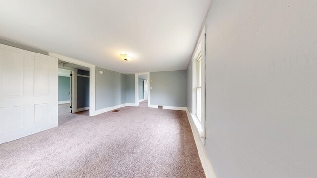 Photo - Large farmhouse with garage in Mapleton Schools