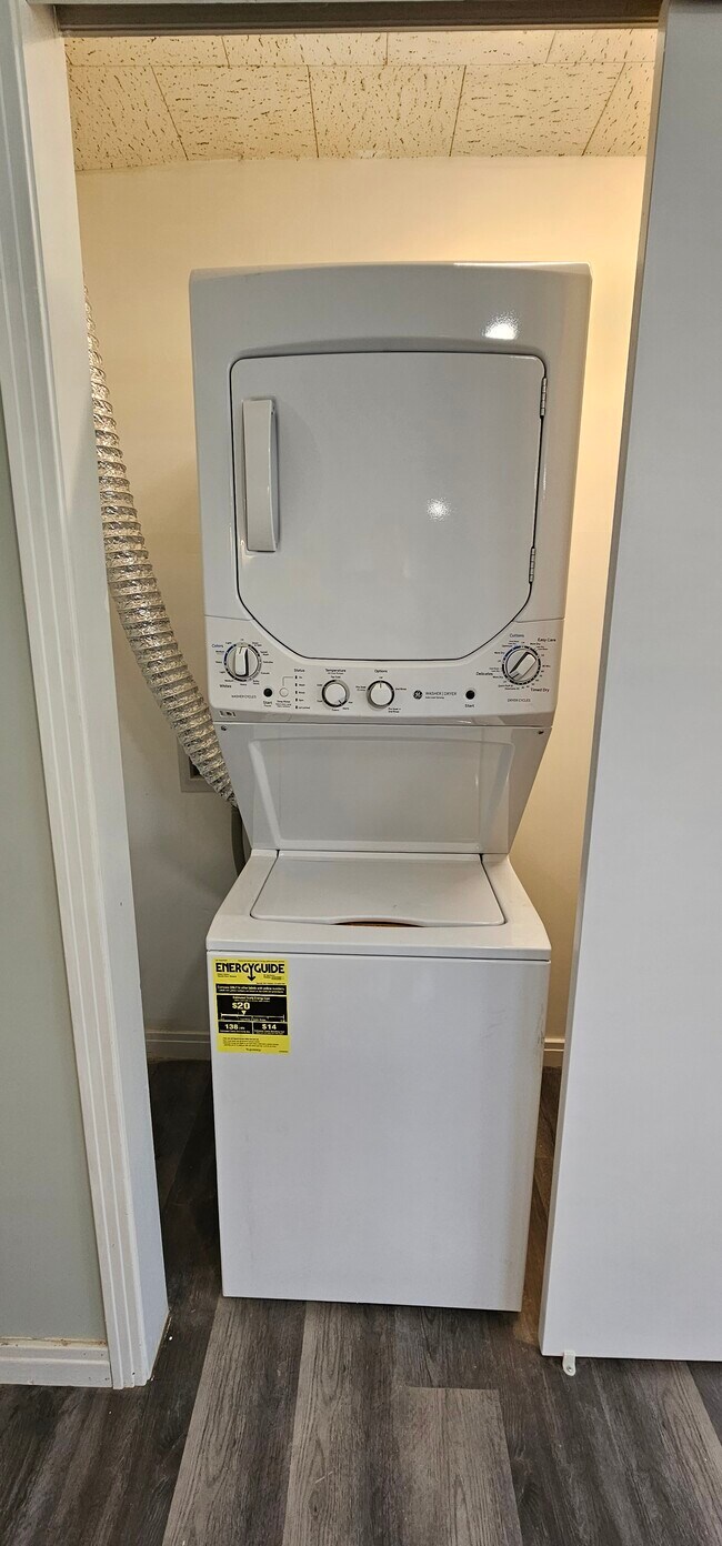 Photo - 1412 Hanshaw Rd