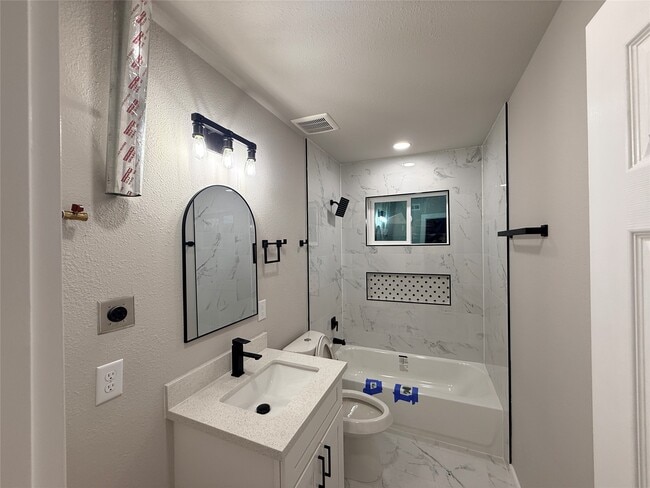 Photo - 5238 Pease St Unit 1