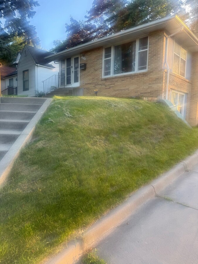 Photo - 3759 N Knox Ave