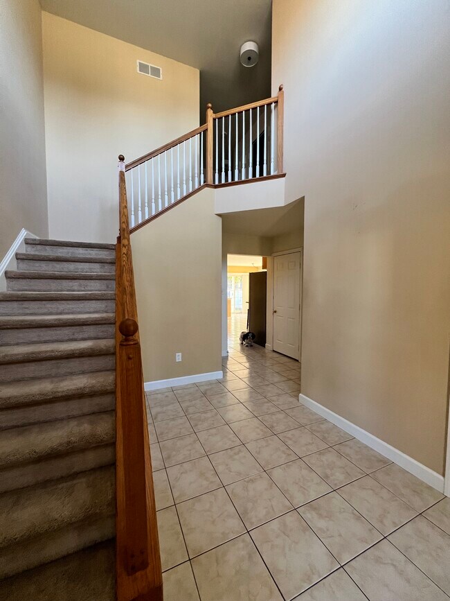 Open vaulted foyer - 66 Michigan Dr