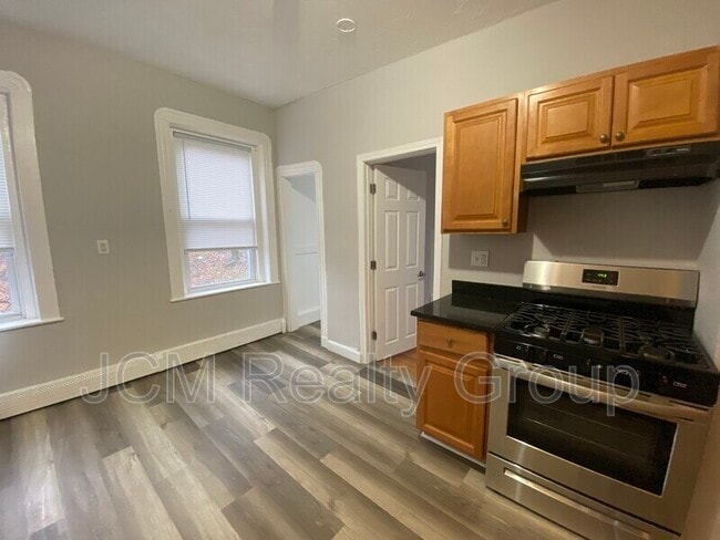 96-98 Woodledge Street - 96-98 Woodledge Street Condo Unit 3L / 3rd Floor