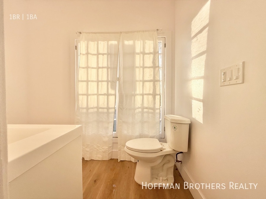 Photo - 1184 N Edgemont St