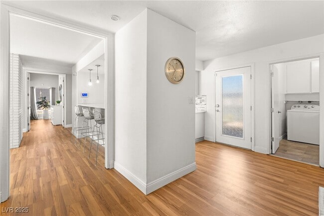 Photo - 1531 Commanche Dr