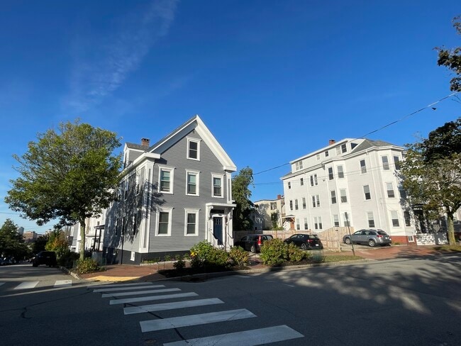 18 North & 26 North on Munjoy Hill. - 26 North St Unit 2