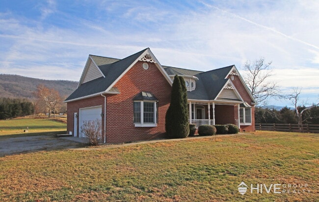 Photo - Peaceful One-Level Living with Mountain Views