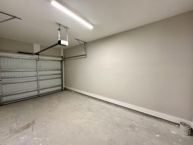 Photo - 215 Date Palm Ln