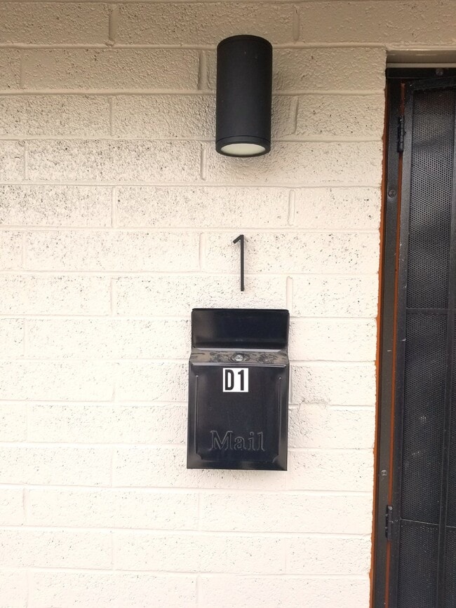 Photo - AWESOME 1 BEDROOM AND 1 BATHROOM FOR LEASE Unit D1