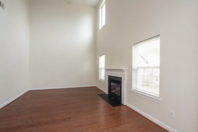 Photo - 539 Meredith Court