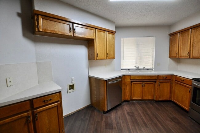 Photo - 103 Kenshire Ct