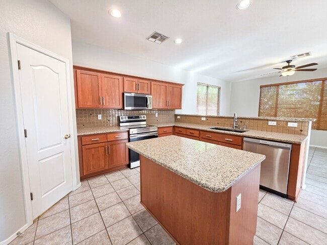 Photo - 1462 W. Roadrunner Dr.