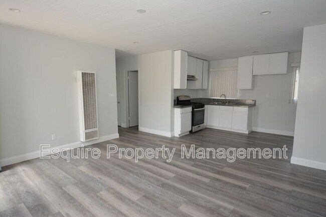 Photo - 128 E B St Unit 2