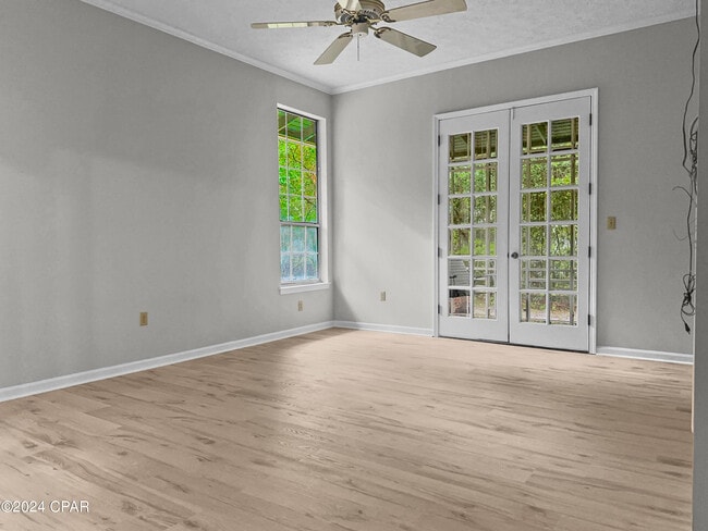 Photo - 216 Sundial St