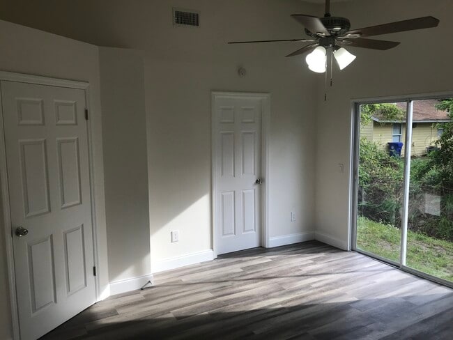 Photo - 1340 18th Ave SW