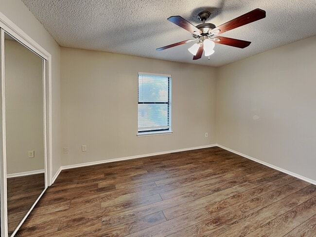 Photo - 934 Southmoor Dr