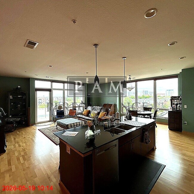 Photo - 601 E Ogden Ave Unit 601