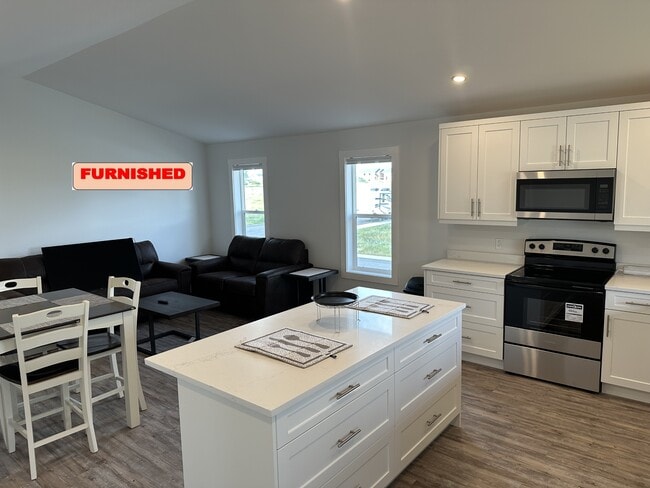 Photo - 8215-A-881A 81a St