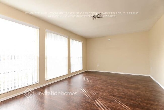 Photo - 2111 Almeria Way S