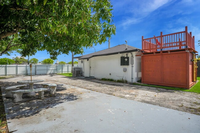 Photo - 2211 NW 82nd St