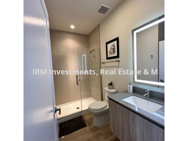 Photo - 3 bed 3 bath Townhouse with LOFT and POOL !!!