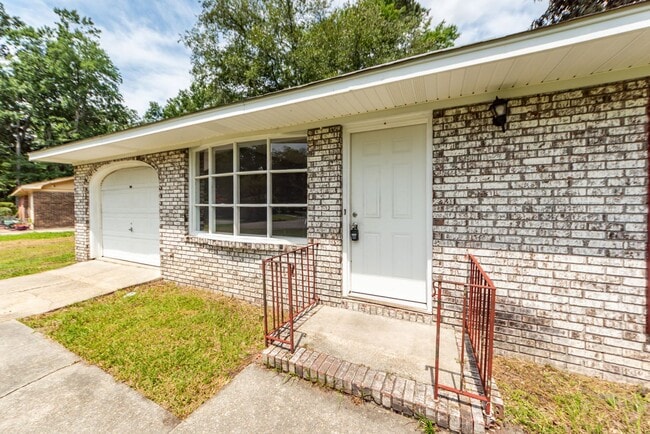 Photo - 3 Bedroom, 1.5 Bathroom Home in Greenhurst - Summerville
