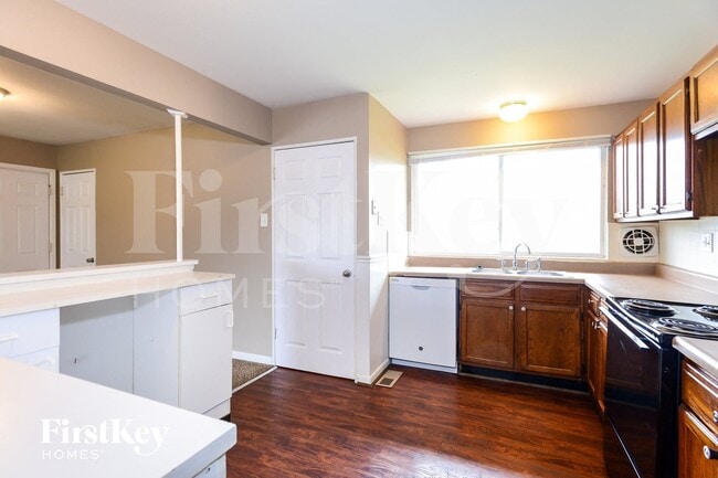 Photo - 825 Manresa Ln