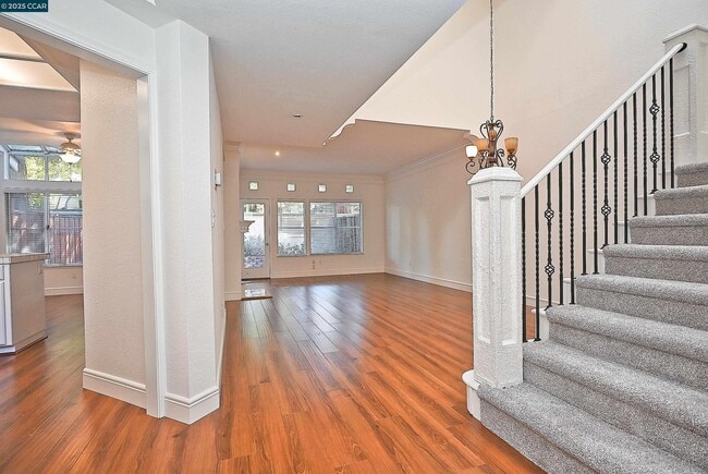 Photo - 6198 Lakeview Cir