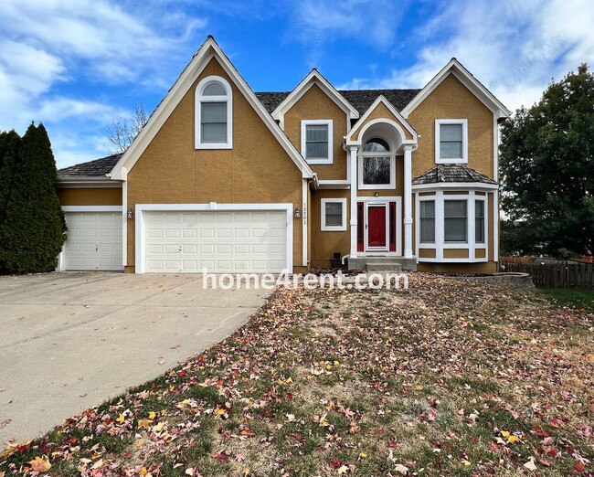 Beautiful Overland Park w/ Wood Floors Thr... - Beautiful Overland Park w/ Wood Floors Thr... House