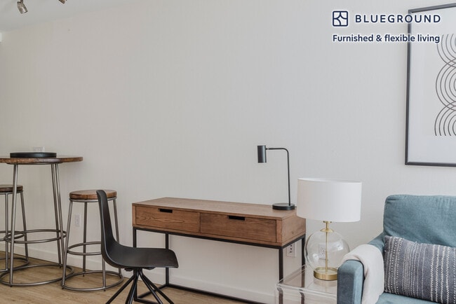 Photo - 330 3rd Ave W Unit FL4-ID765