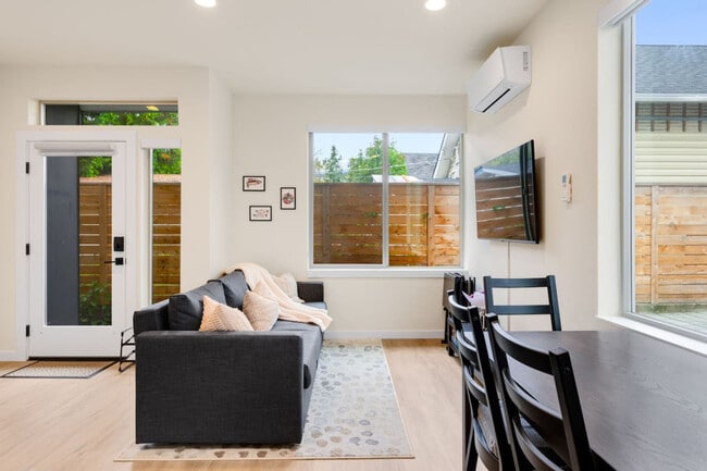 Building Photo - 823 NE 70th St Unit ID1231230P Rental