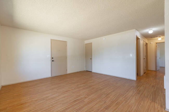 Photo - 113 SW Fleishauer Ln