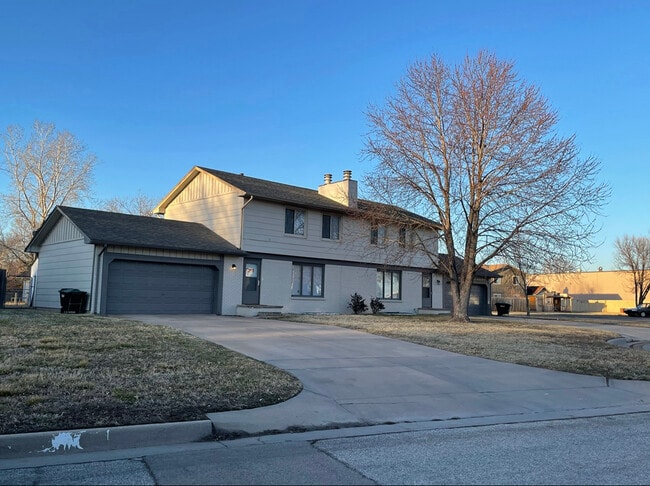 Front of Home - 1428 N Wood Ct