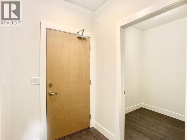 Photo - 3438 Sawmill Cres Unit 418