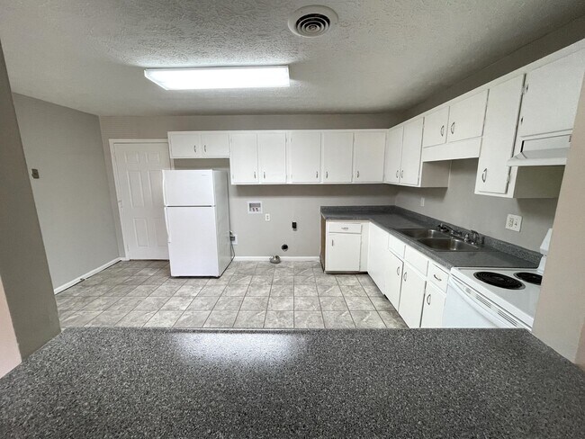 Photo - ESSEX CT - 110/112 Unidad 112