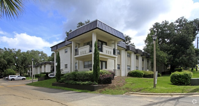 Rolling Hills Apartments - Rolling Hills Apartments