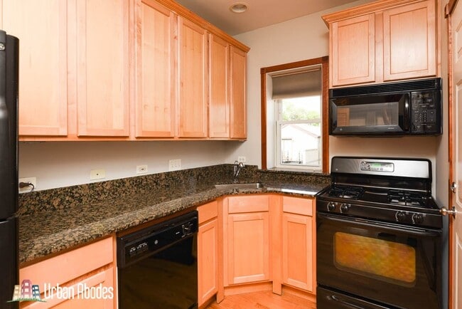 Photo - 3256 N Clifton Ave Unidad J06W