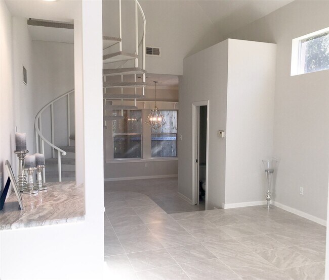 Photo - 5515 Strack Rd Unidad 132