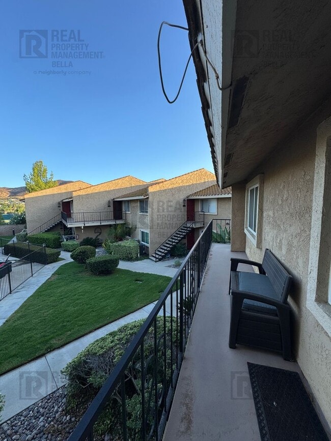 24311 Canyon Lake Dr N