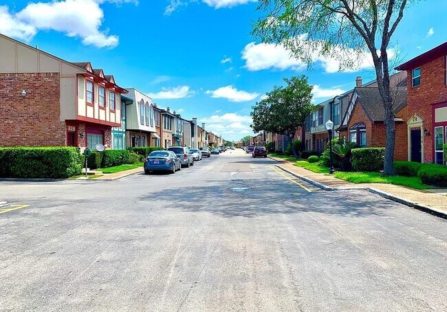 Photo - 7700 Creekbend Dr Unit 6