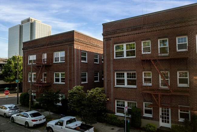 Photo - 1509 NE 10th Ave Unit 301