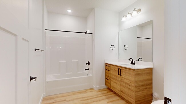 Photo - 1109 W 250 S