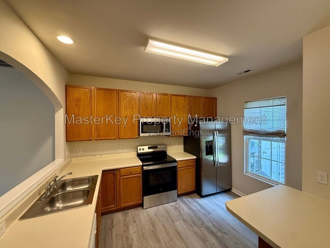 Photo - 414 Walnut Woods Dr
