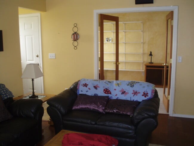Photo - 3 Bedroom, 2 Bath Condo Fully Furnished