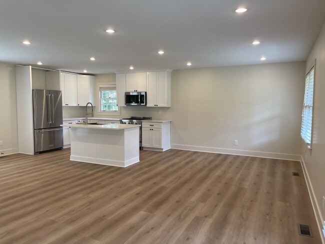 Photo - 712 E Magnolia Ave